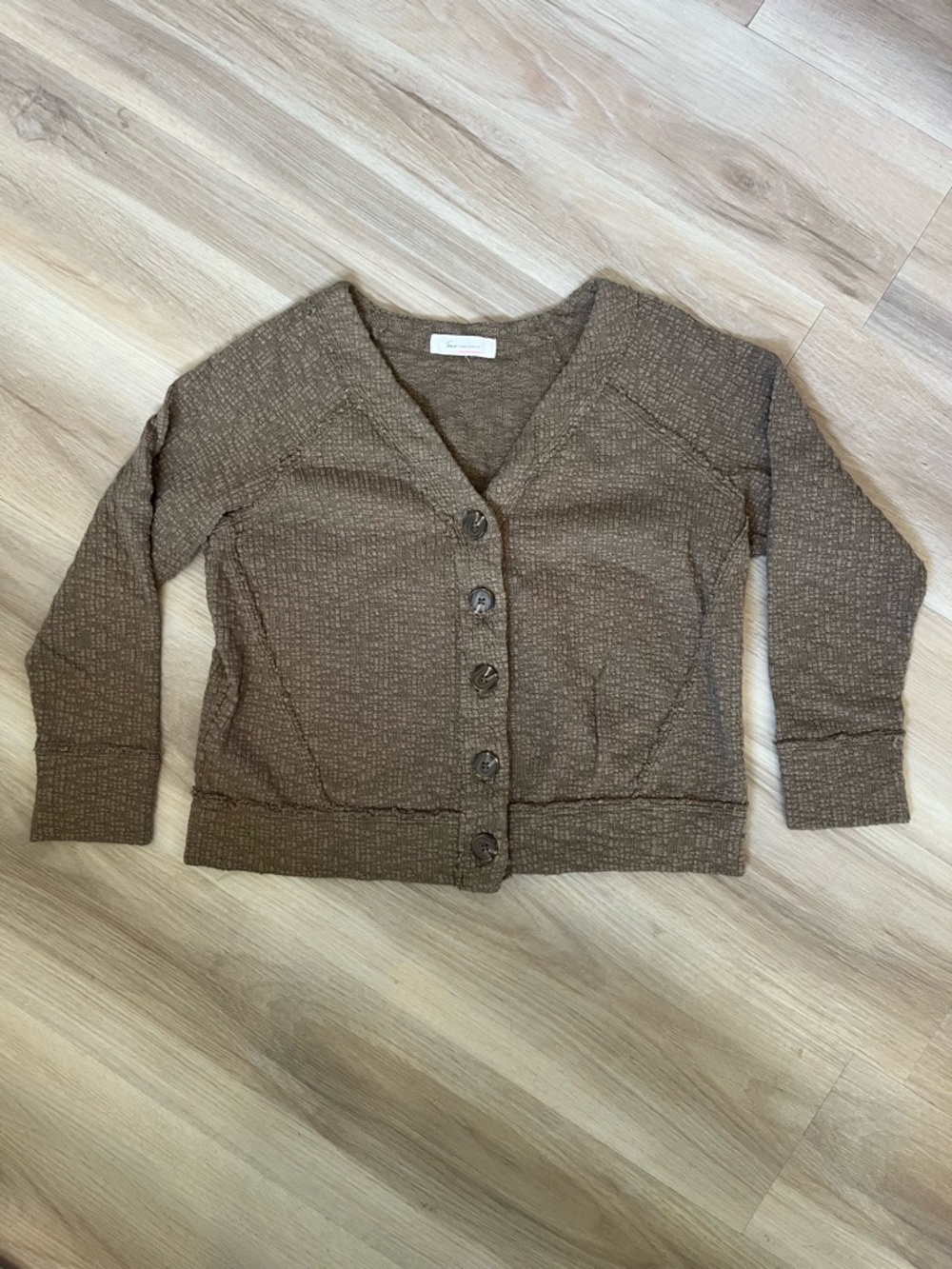 Vince Camuto Brown Textured V‑Neck Button Front Cardigan